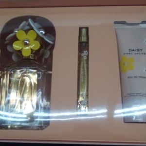 Set Daisy eau so fresh 4.25oz edt